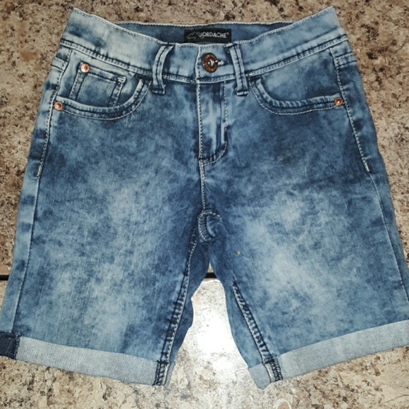 Shorts - Picture 2 of 3
